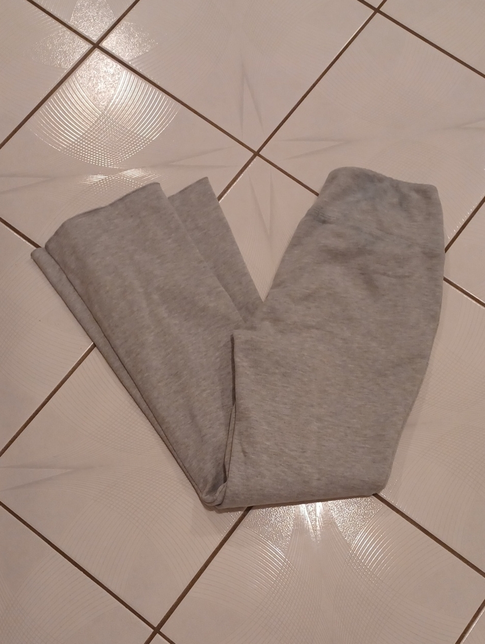 4/$60 Gray Heatheted Sweatpants - Size Medium